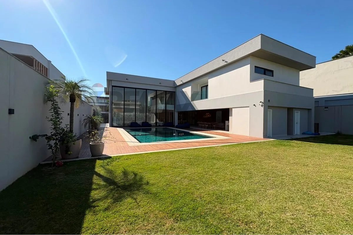 Furnished house with 5 en-suite bedrooms and private BBQ — photo 10