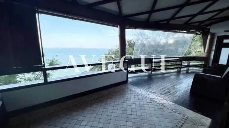 House with 5 bedrooms and closed kitchen, 700 m² — photo 9
