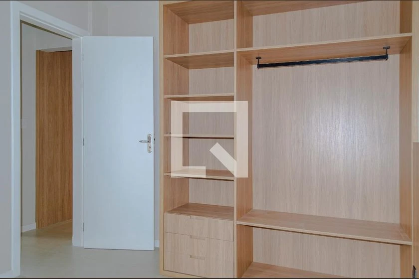 2-bedroom apartment with 1 bathroom and parking — photo 9