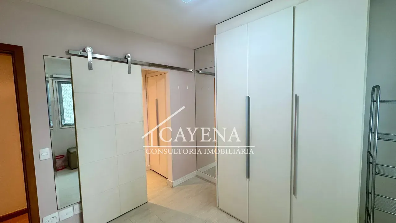 Furnished 4-bedroom apartment with glazed balcony — photo 24