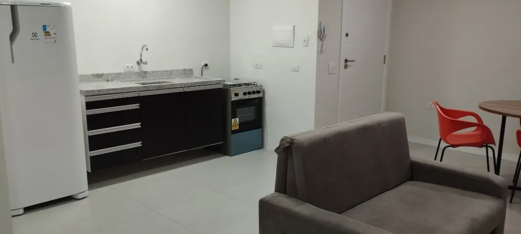 Furnished studio with 1 bedroom and 1 bathroom, no parking — photo 2