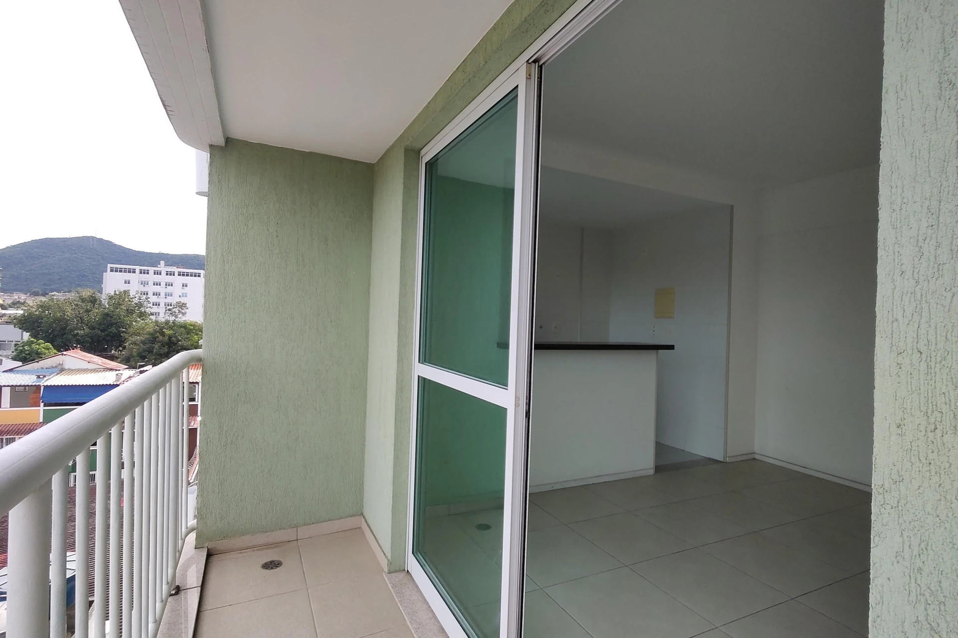Apartamento sem mobília com 2 quartos e varanda — photo 6