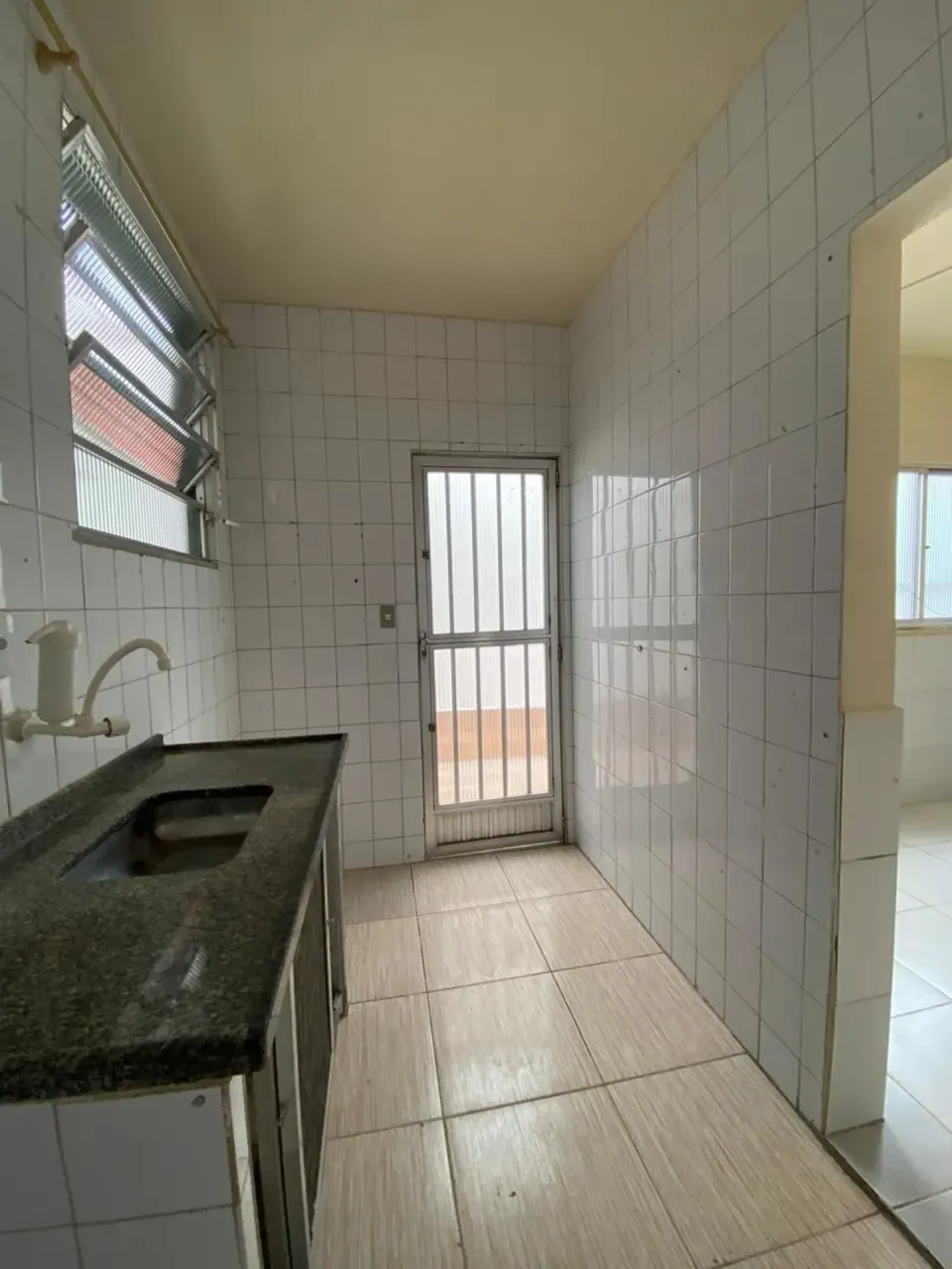 Unfurnished house with 2 bedrooms and fitted kitchen — photo 6