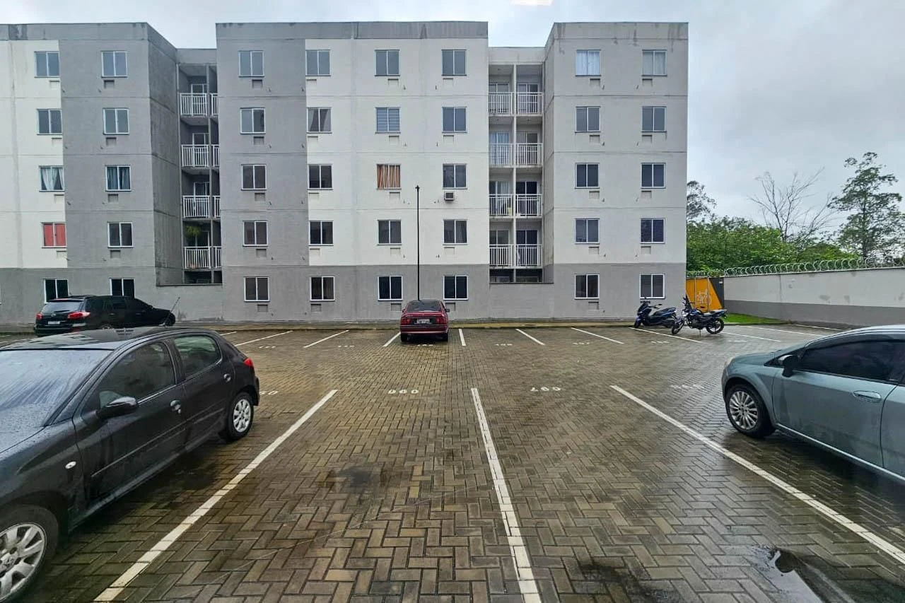 Apartamento de 2 quartos em condomínio com piscina — photo 23