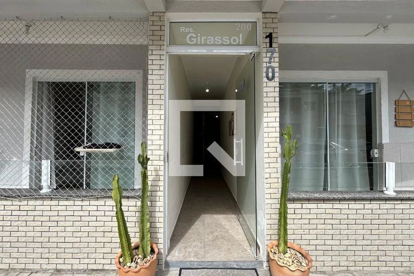 Departamento amueblado, 80 m², con balcón cerrado con vidrio — photo 32