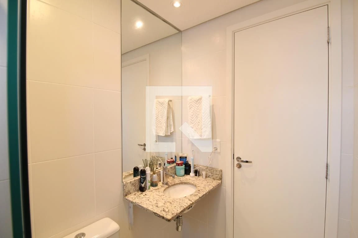 Собственный бассейн и 2 спальни: квартира 64 м² — photo 51