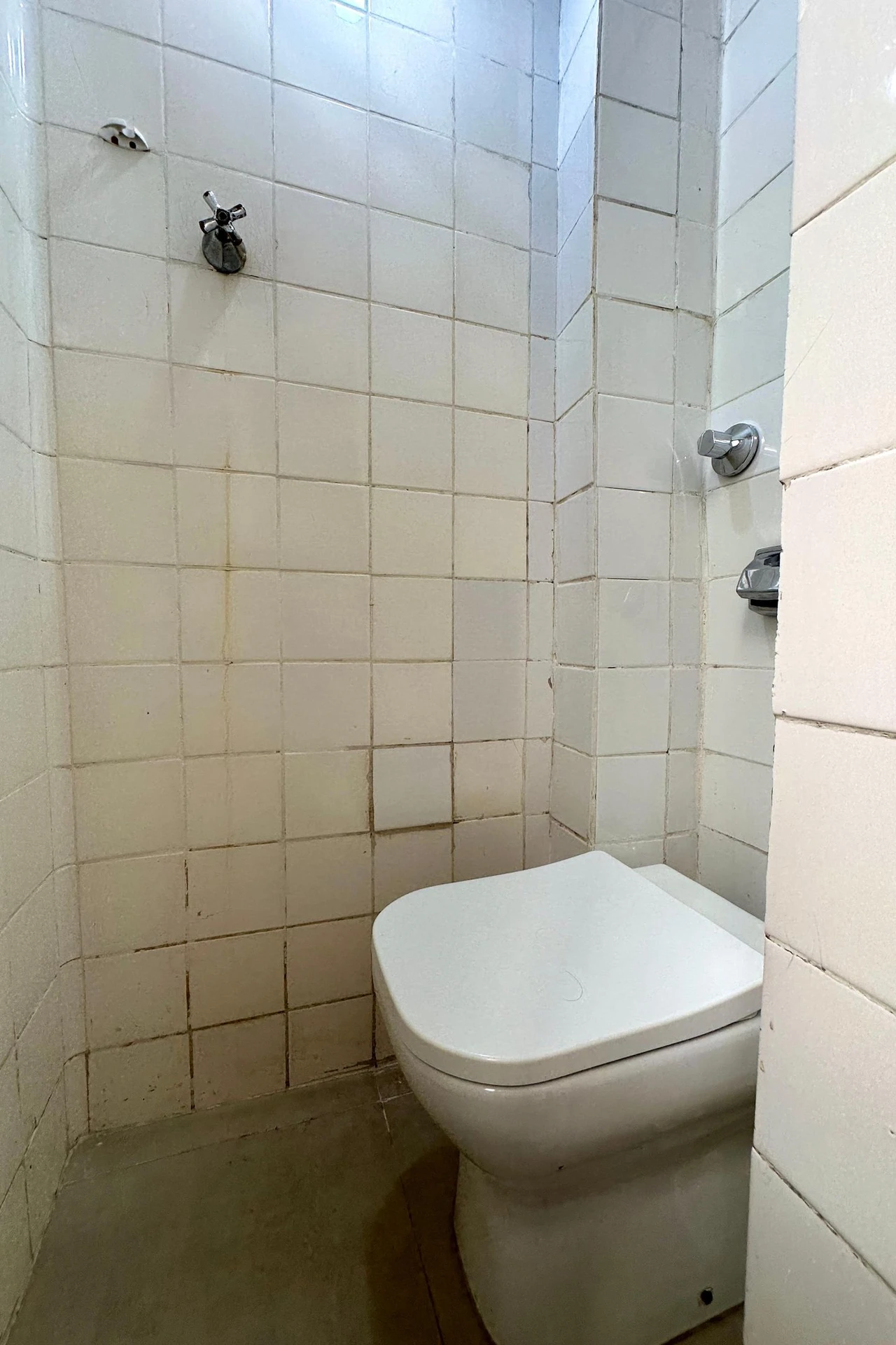 Furnished apartment with 3 bedrooms and a balcony — photo 34