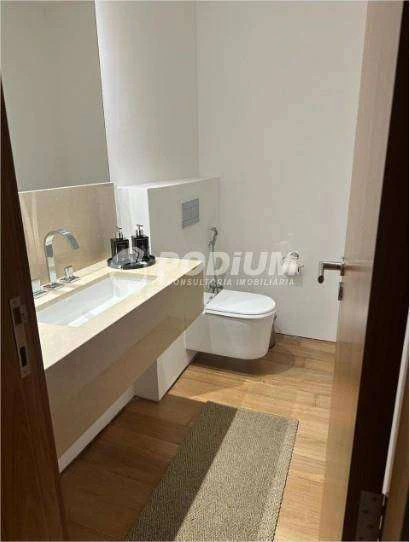 Furnished 64 m² apartment with 1 en-suite and 2 parking spots — photo 10