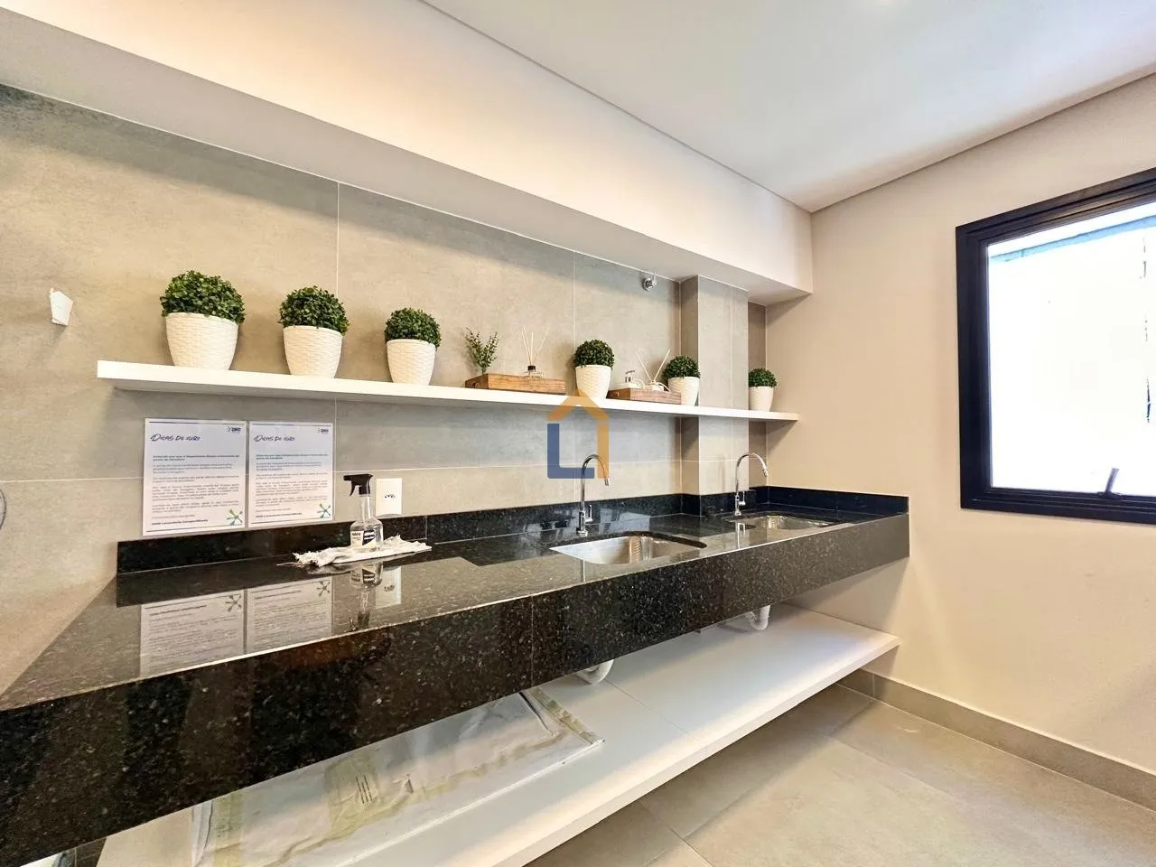 Furnished 26 m² apartment with a glass shower box — photo 52