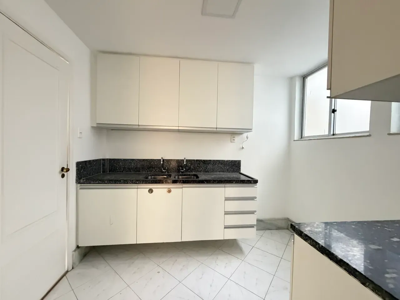 132 m² apartment with 3 bedrooms and 1 parking space — photo 21