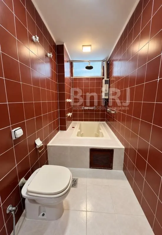 Home office in a 4-bedroom apartment, 280 m² — photo 11