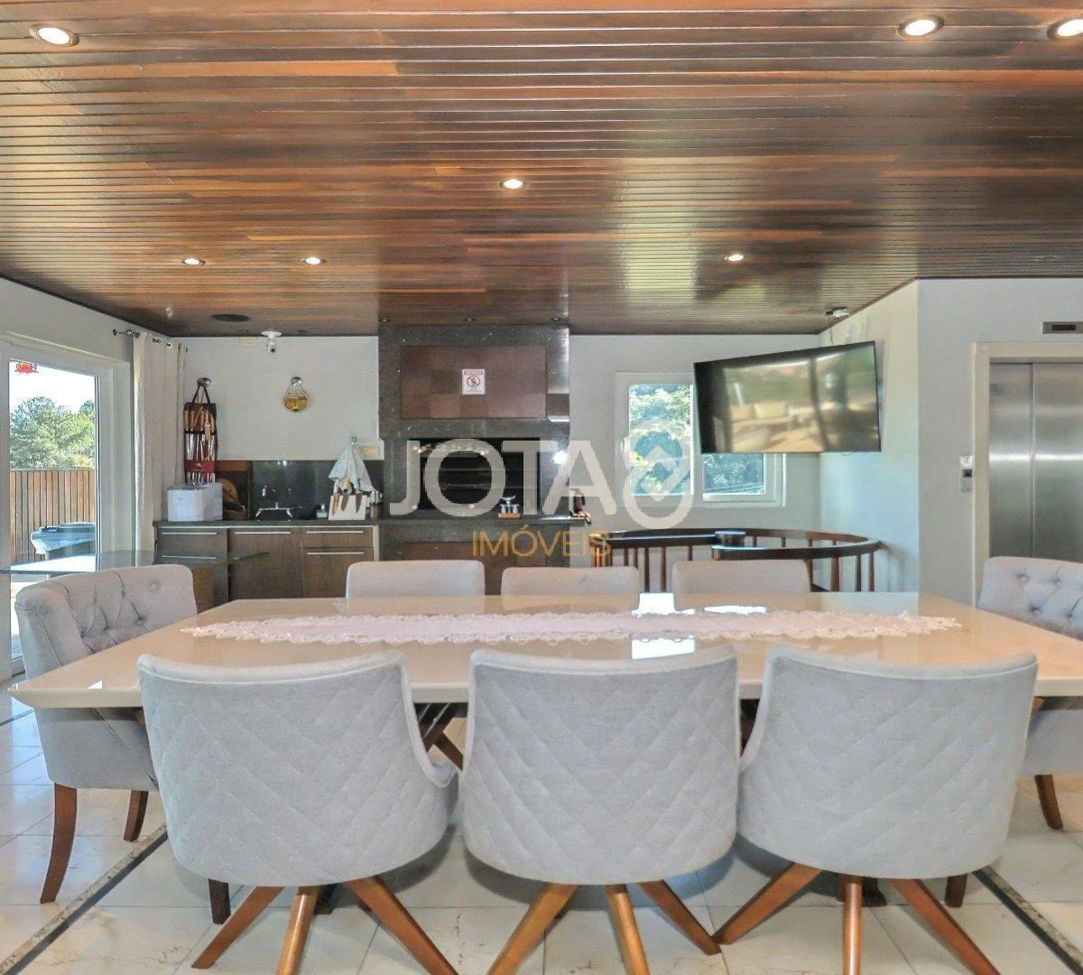 House with 5 suites, 8 baths and 6 parking spaces — photo 15