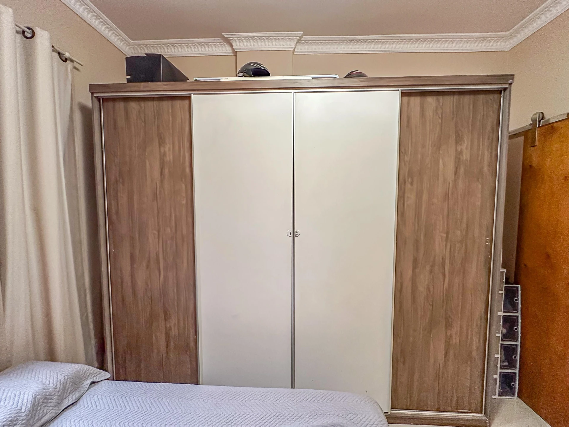 Furnished 1-bedroom apartment with a closed kitchen — photo 4