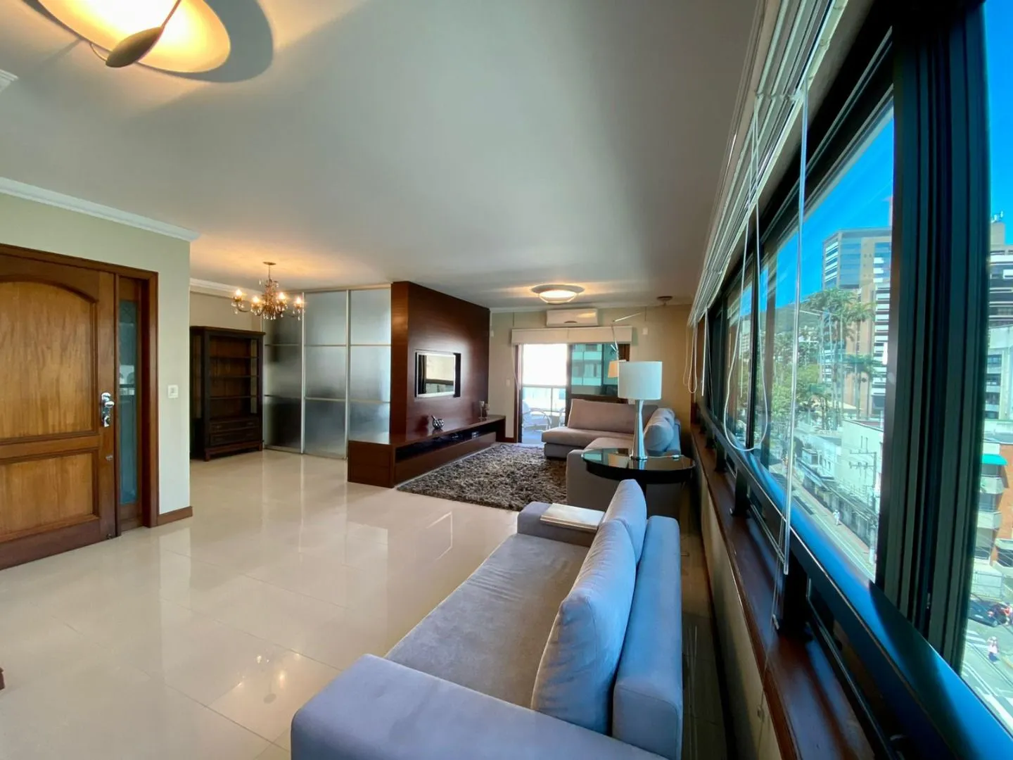 Apartamento mobiliado de 3 dormitórios com 207 m² no 6º andar — photo 7