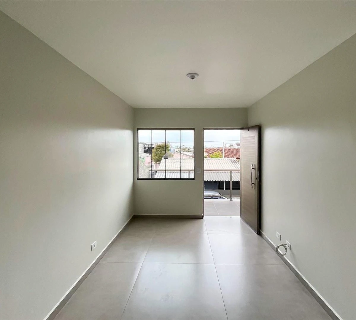 House with 2 bedrooms and a glassed-in balcony — photo 18