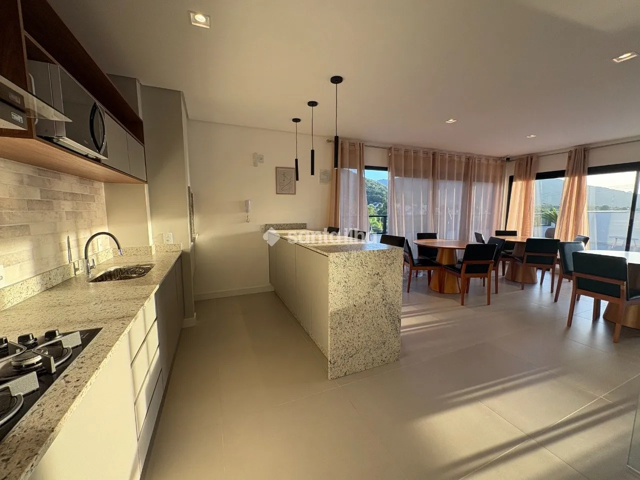 Furnished 1-bedroom apartment with 57 m² and parking — photo 2