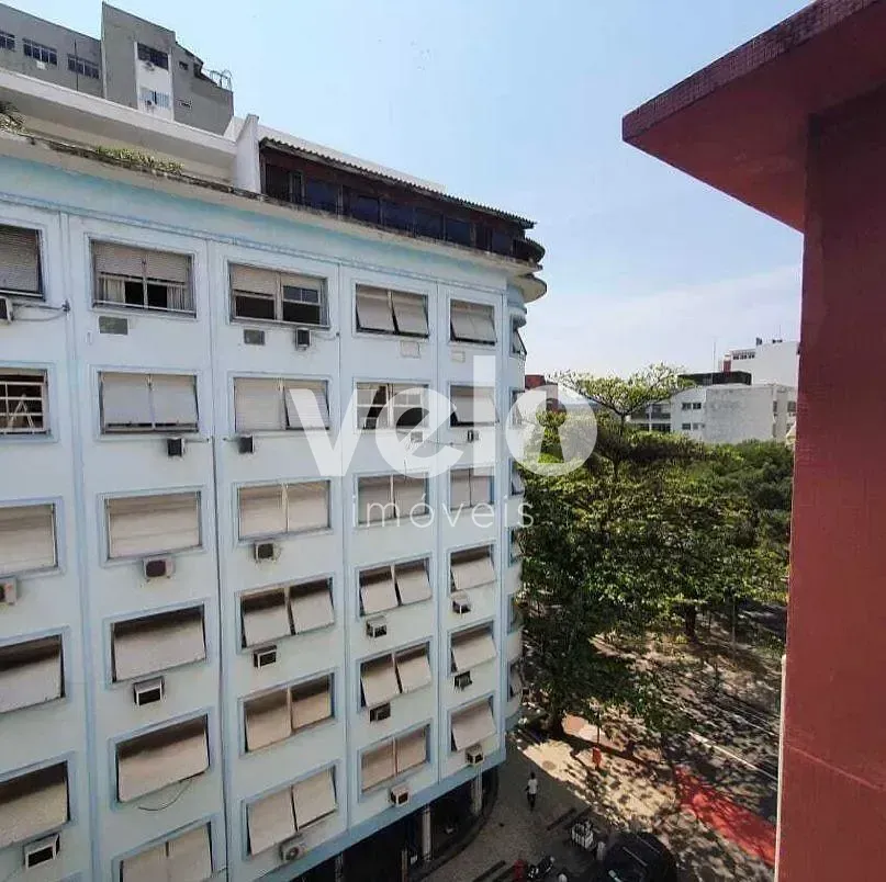 2-bedroom apartment with a mountain view — photo 11