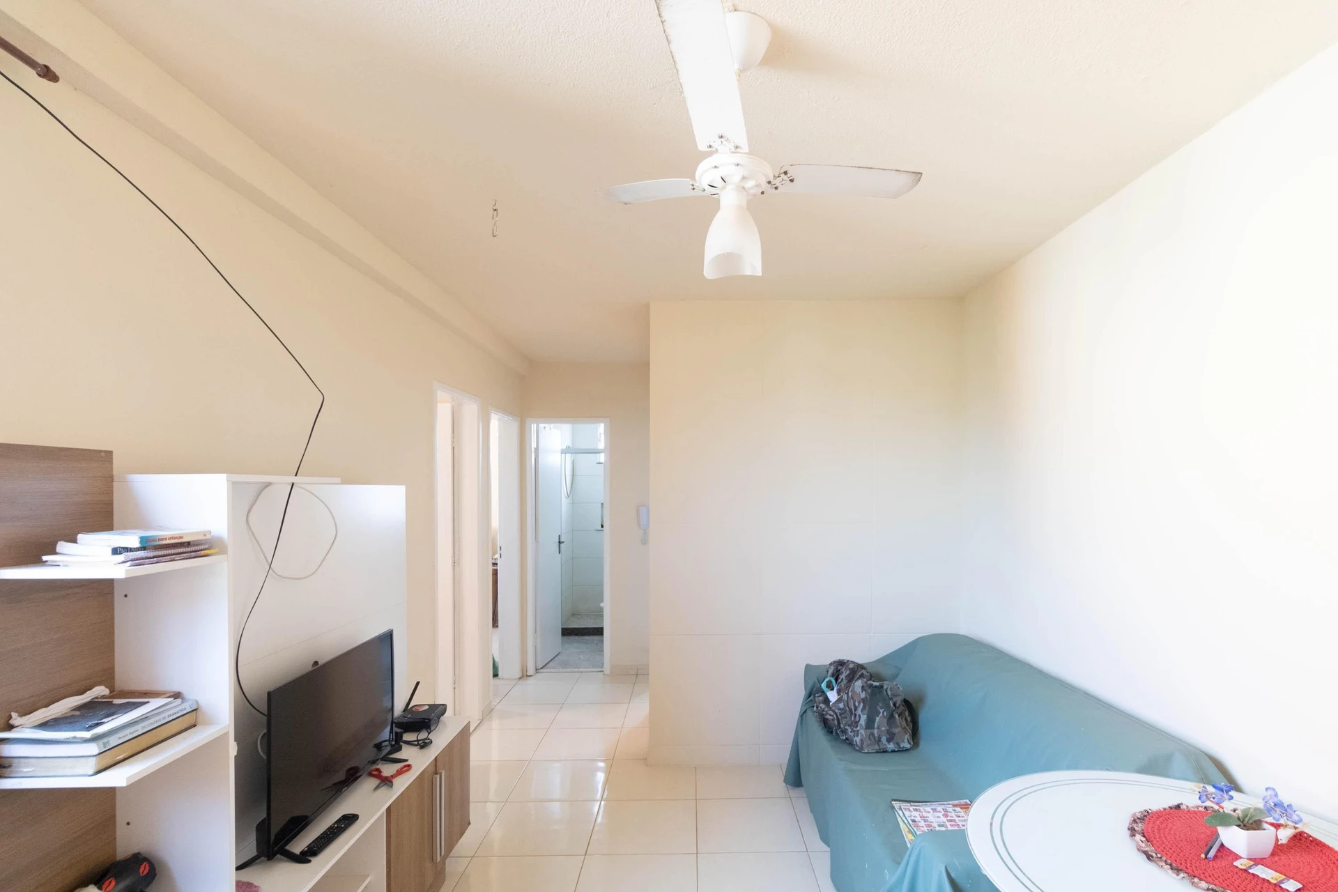 Furnished 2-bedroom apartment with 1 bathroom and parking — photo 4