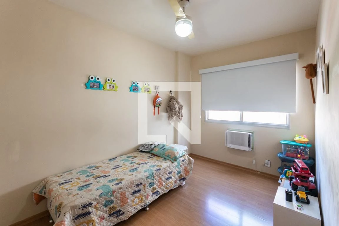 Furnished 3-bedroom apartment with suite and balcony — photo 18