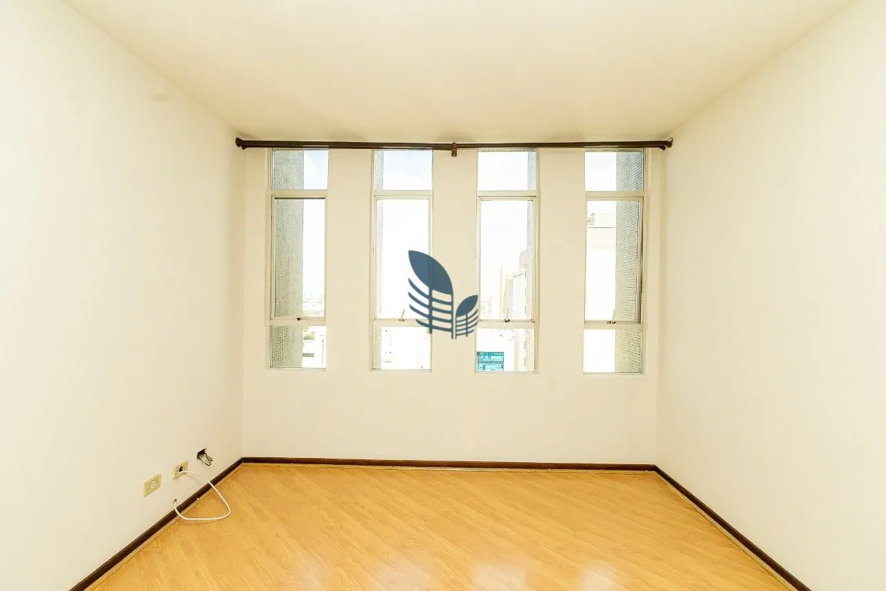 Apartment on the 15th floor with wood or laminate floors — photo 4