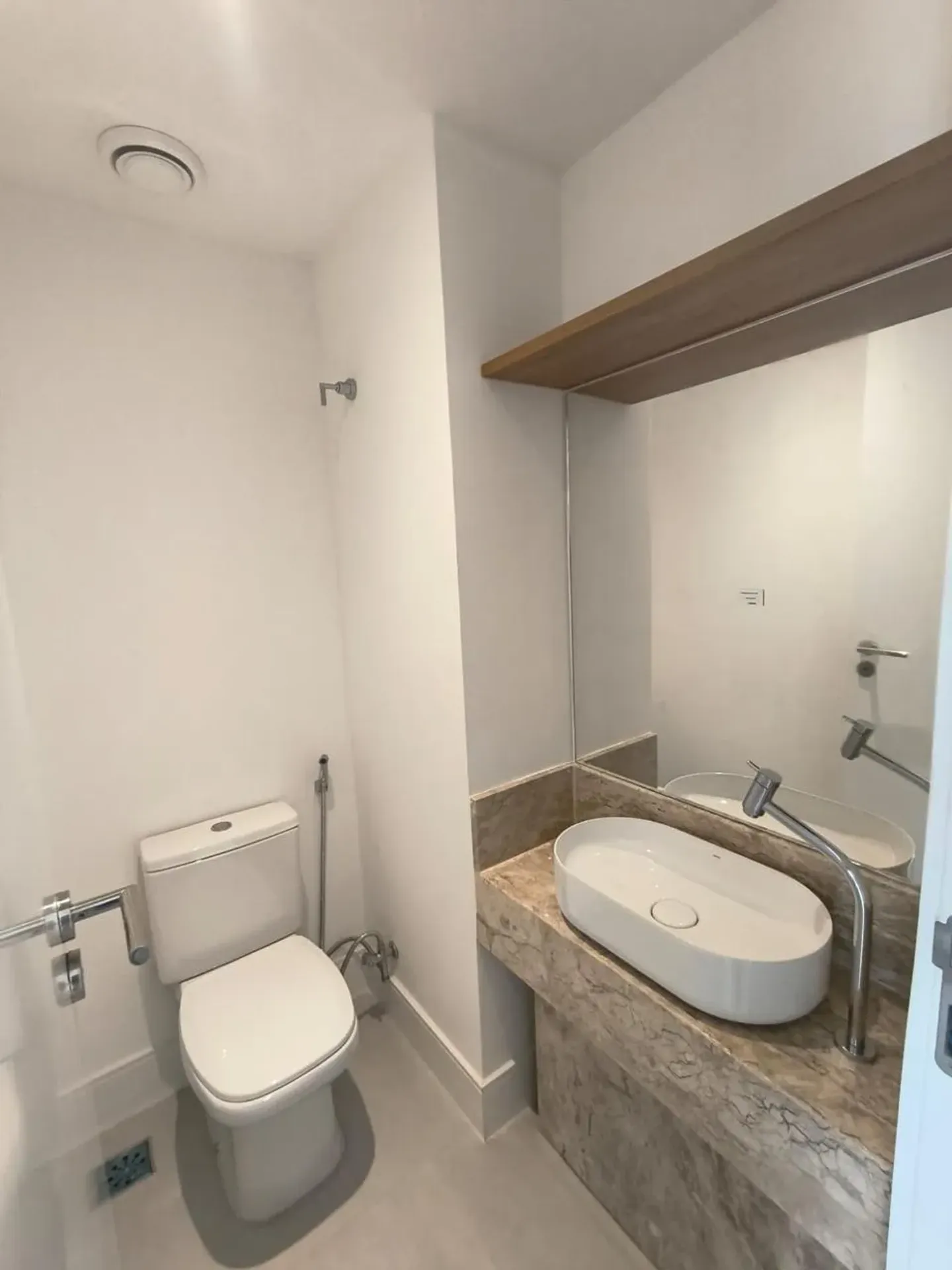 70 m² apartment with 2 bedrooms and a balcony — photo 24