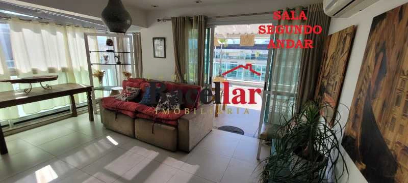 Furnished 203 m² apartment with enclosed balcony — photo 30