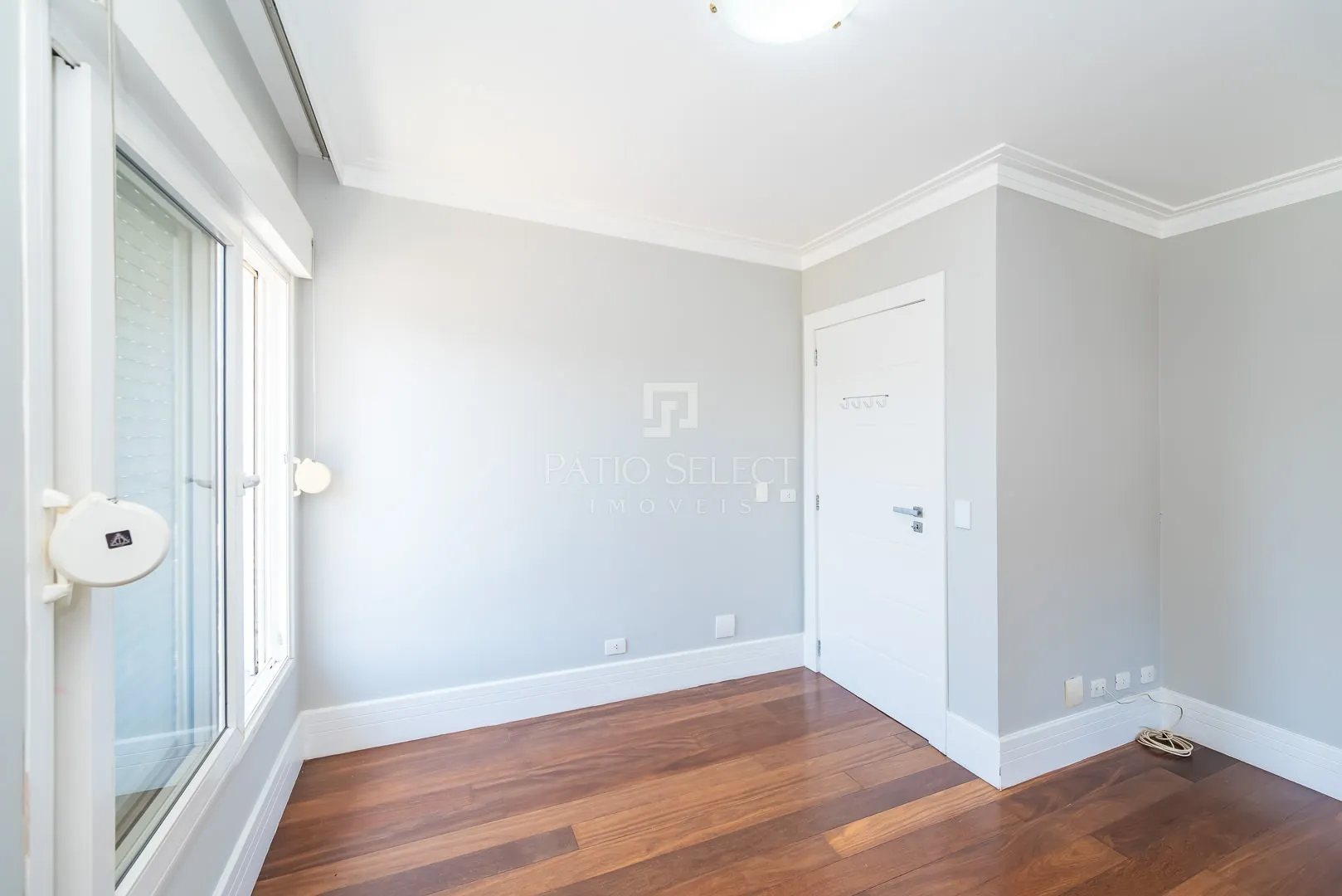 Furnished house, 305 m², with a bathtub — photo 123