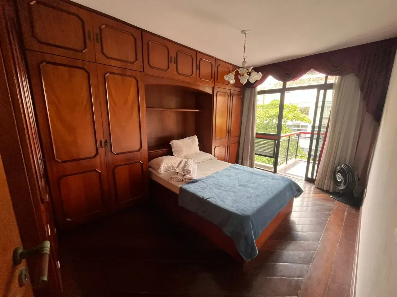 Furnished apartment with 4 bedrooms and a closed kitchen — photo 16