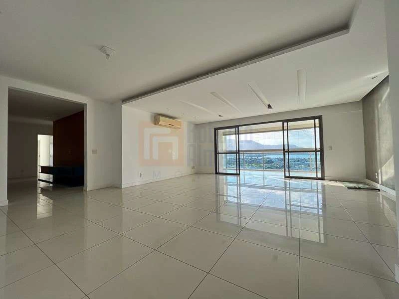 236 m² apartment with 4 en-suite bedrooms and gourmet balcony — photo 2