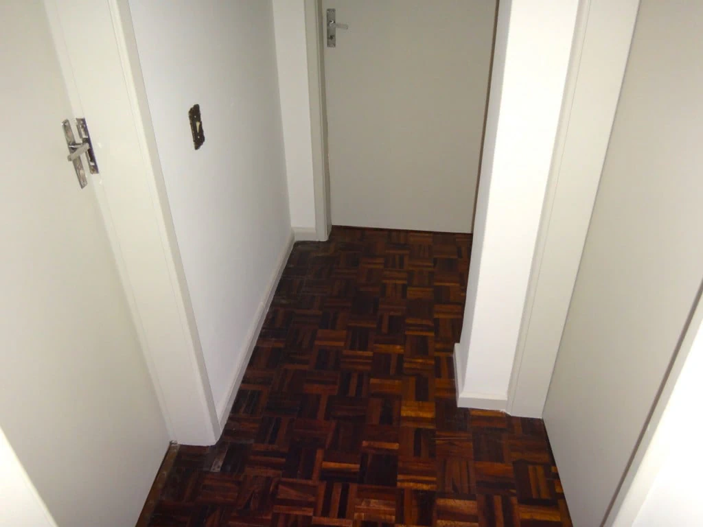 2-bedroom apartment with wood or laminate floors in Curitiba — photo 16