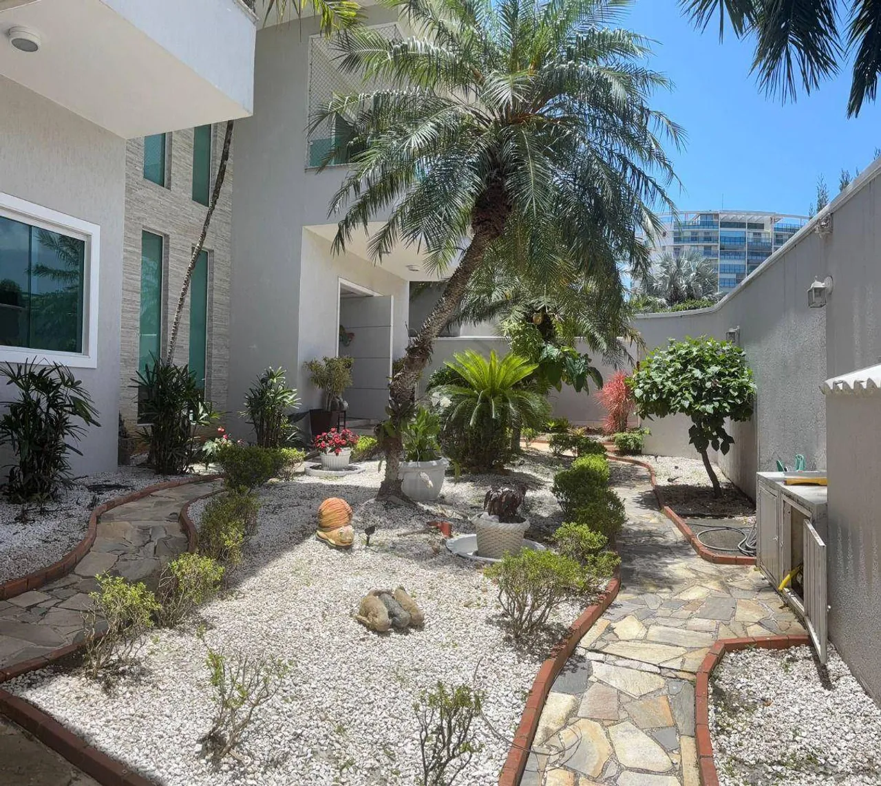 Unfurnished house with 5 bedrooms and 5 baths — photo 16