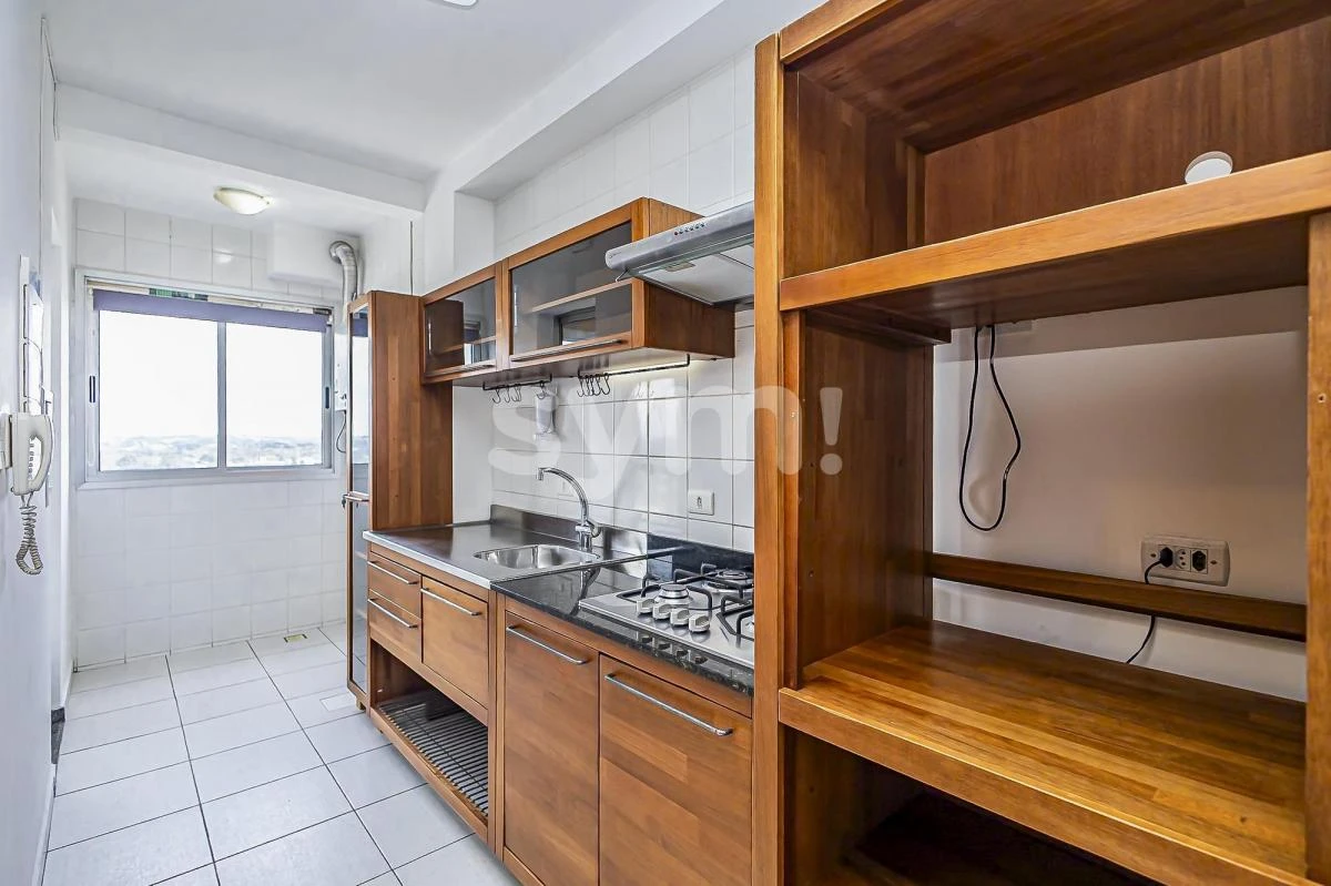 Balcony with a grill in a 3-bedroom apartment, 71 m² — photo 2