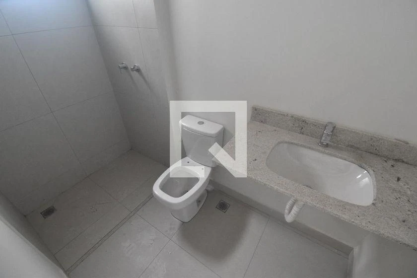 3-bedroom apartment in a building with a gym — photo 24