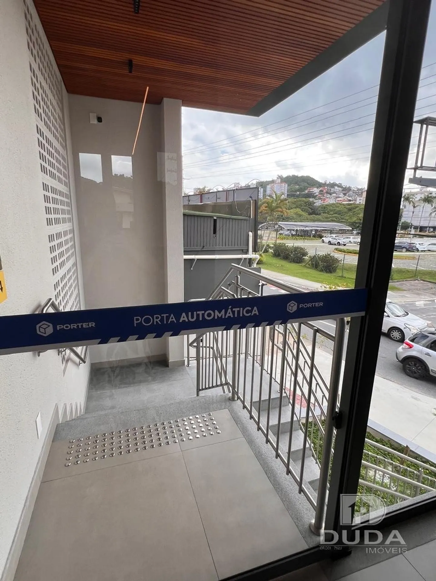 Furnished 1-bedroom apartment with balcony grill — photo 10