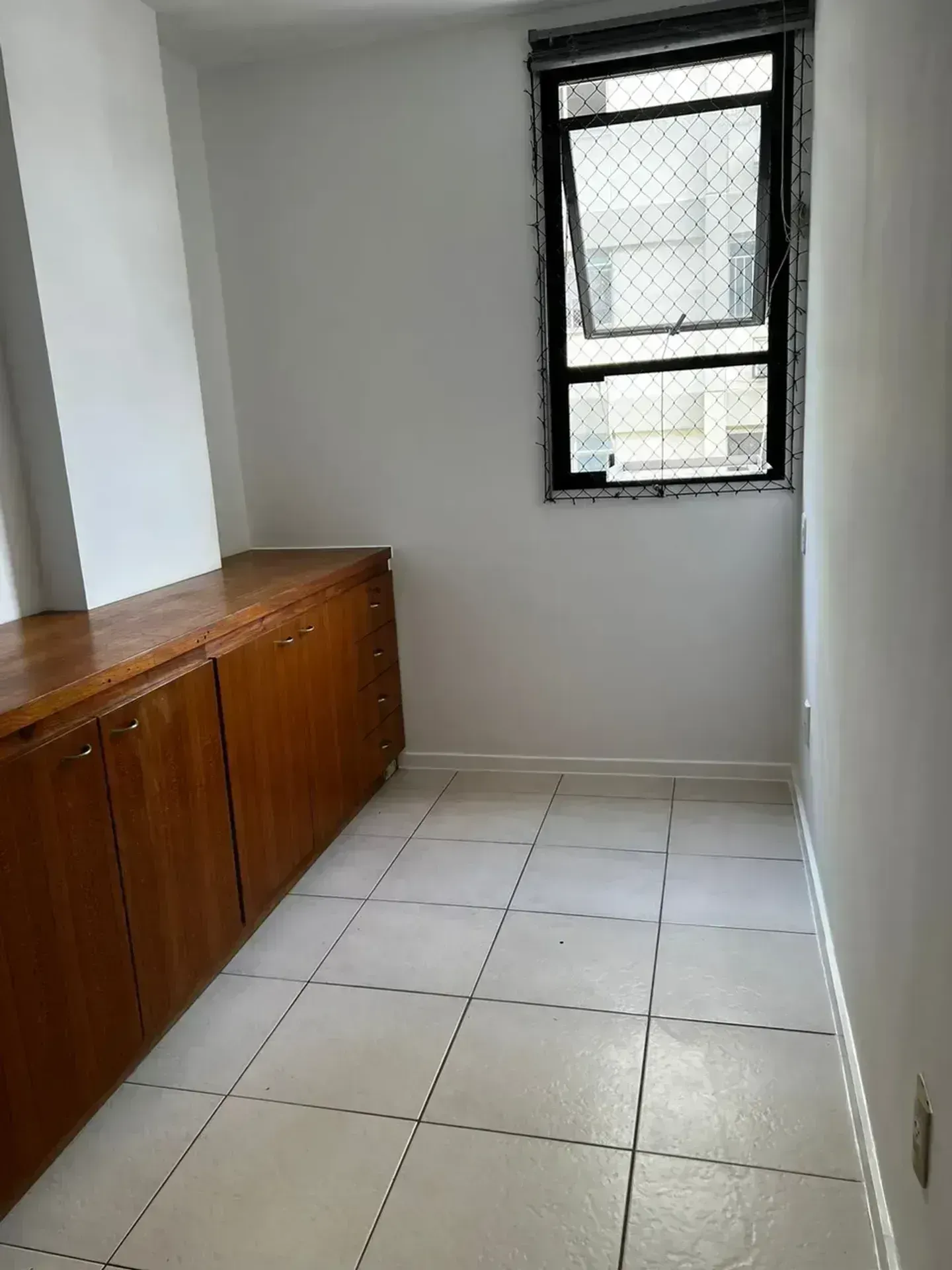 Apartamento de 2 quartos com cozinha fechada e jardim privativo — photo 25
