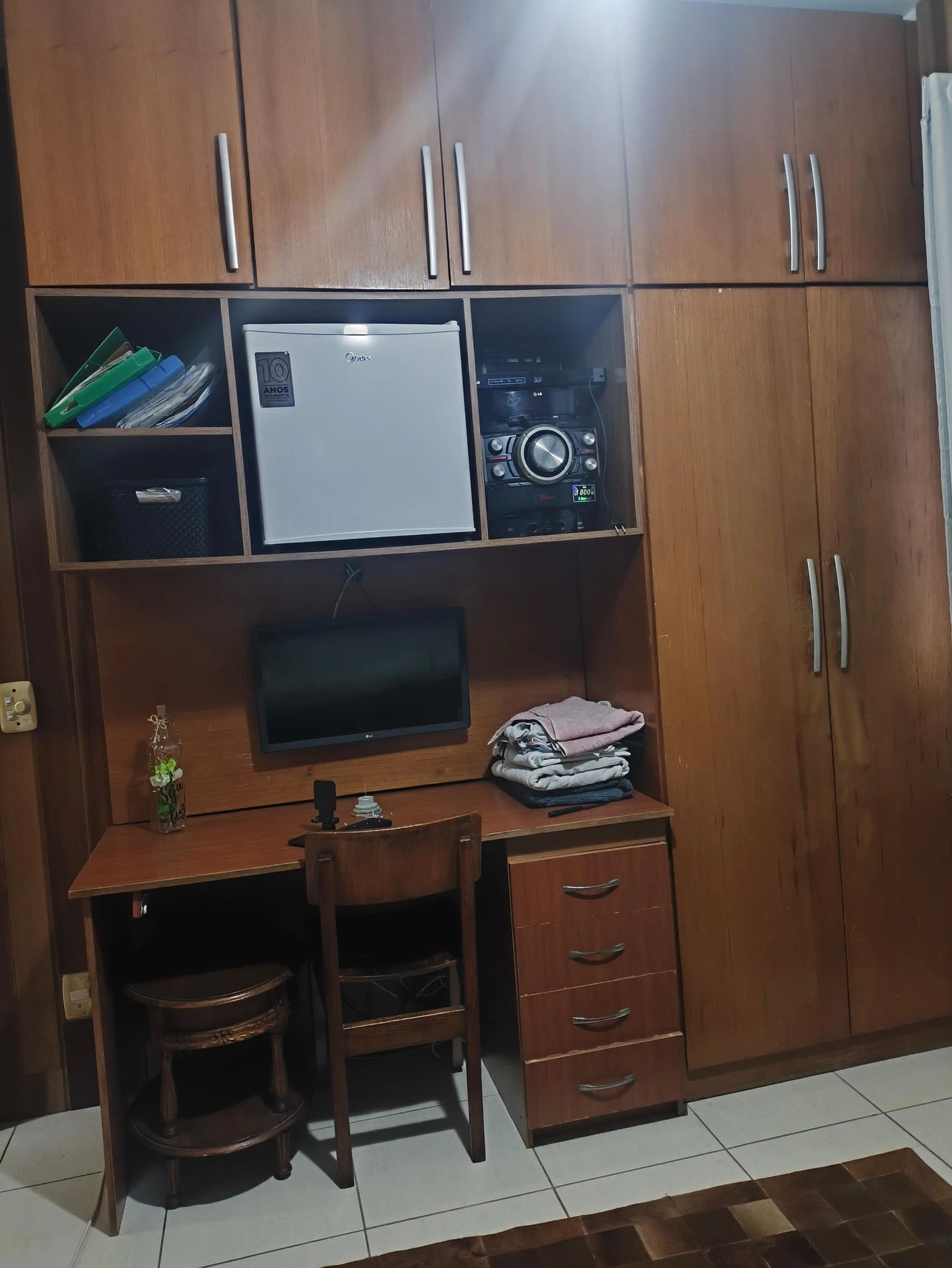 Apartamento mobiliado com 2 quartos e banheiro privativo — photo 37