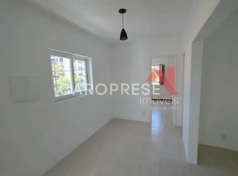 House with no parking, 2 bedrooms, 1 bathroom — photo 12