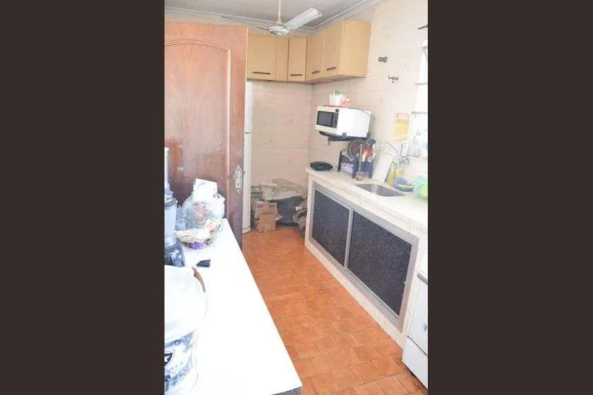 2-bedroom apartment with a closed kitchen and gas stove — photo 6
