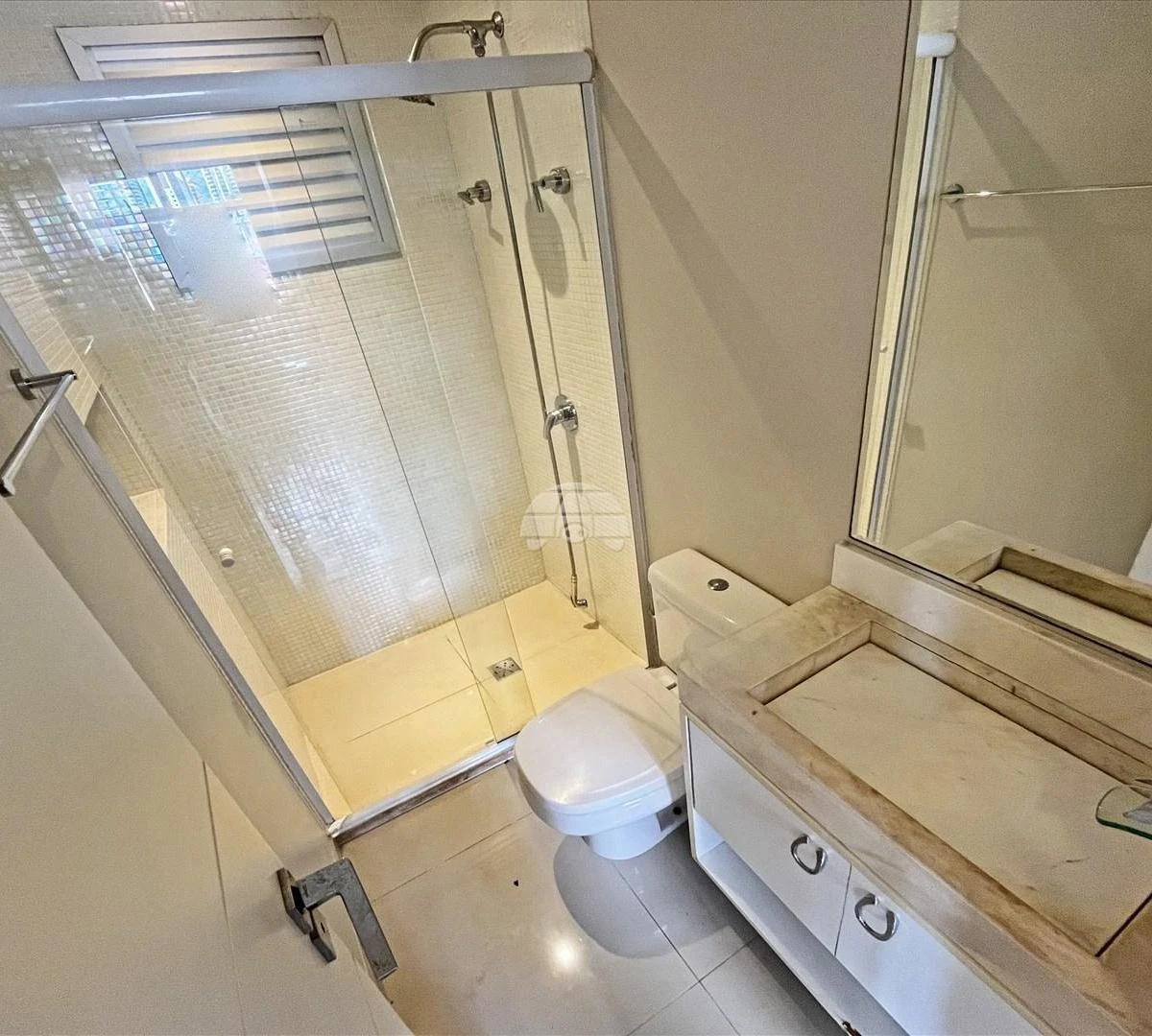 2-bedroom apartment with a washing machine in Curitiba — photo 25