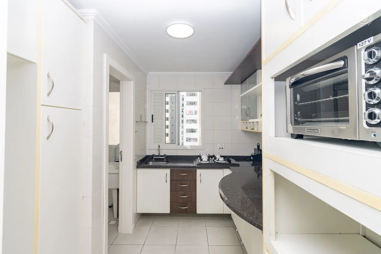 2-bedroom apartment with 137 m² and fitted kitchen cabinets — photo 8