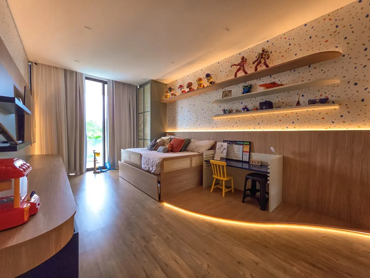 Furnished house, 920 m², with a bathtub — photo 16