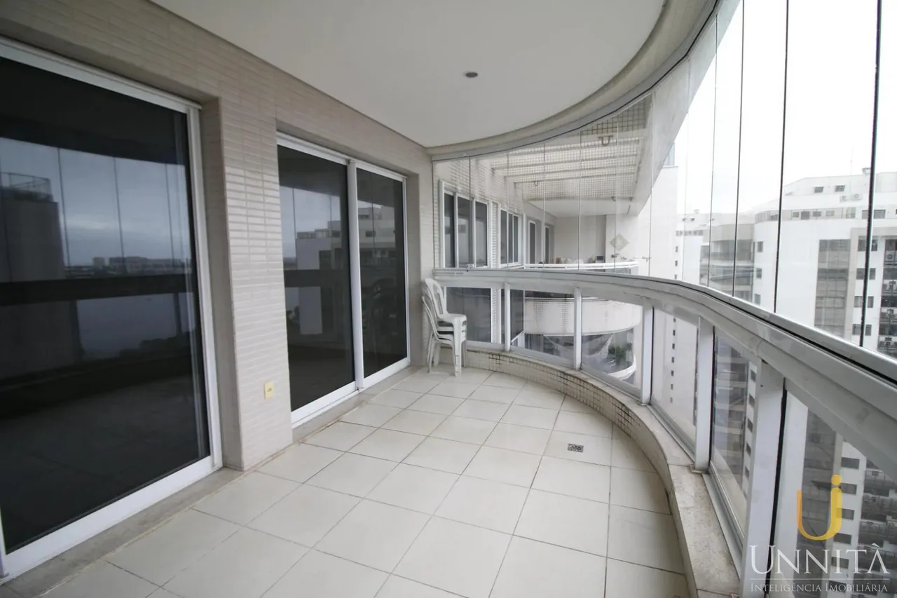 Apartamento sem mobília com 4 quartos e 3 banheiros — photo 15