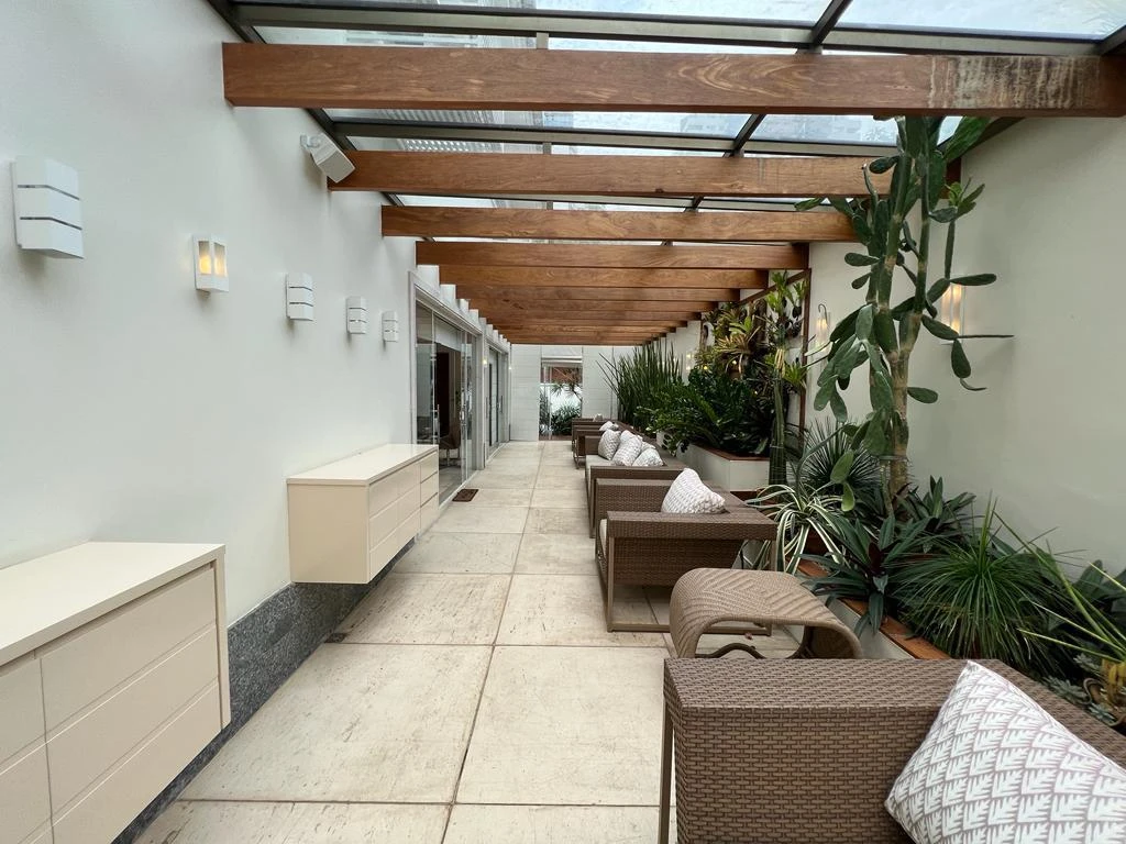 Furnished 700 m² house with 4 en-suites and 4 parking — photo 8