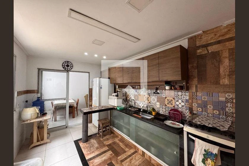 House with 3 en-suites and 3 parking spots, 270 m² — photo 50