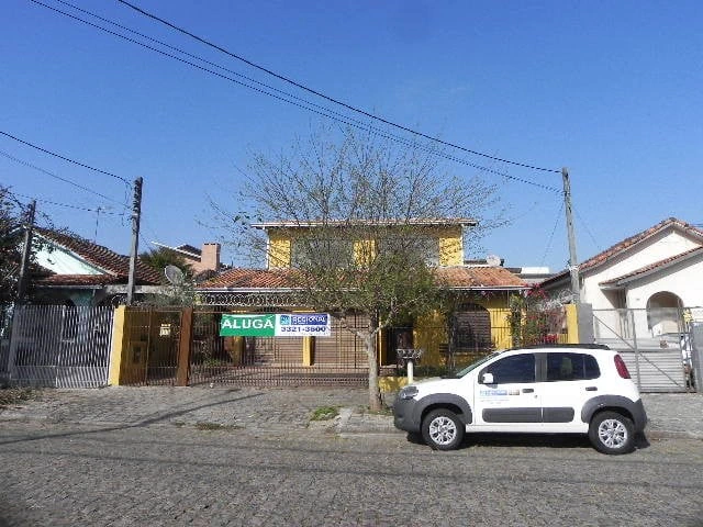 223 m² house with a bathtub and a glass-enclosed balcony — photo 20