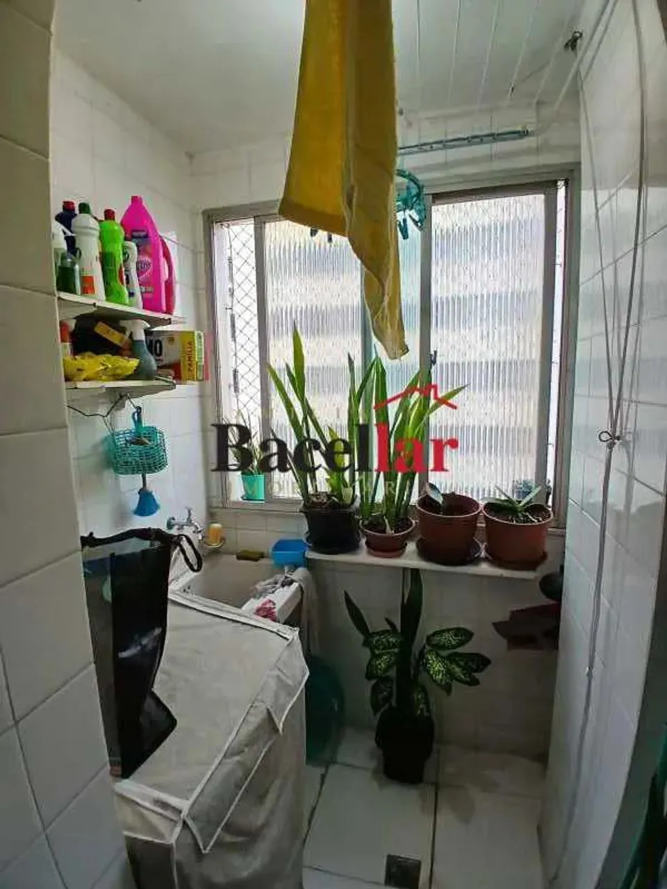 Furnished apartment with 2 bedrooms and 1 glass shower — photo 11