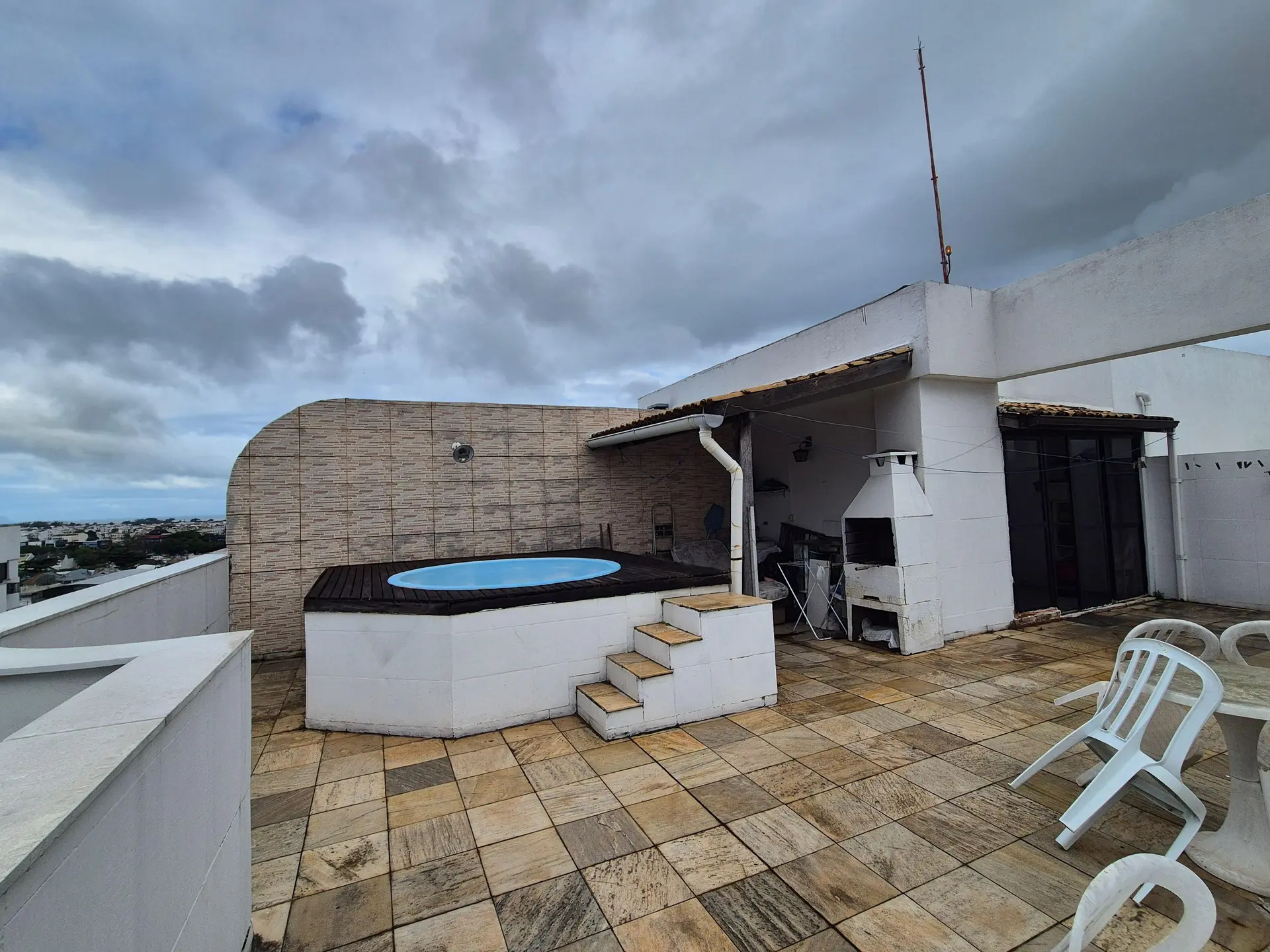 Furnished apartment with 3 bedrooms, 1 suite and balcony — photo 18