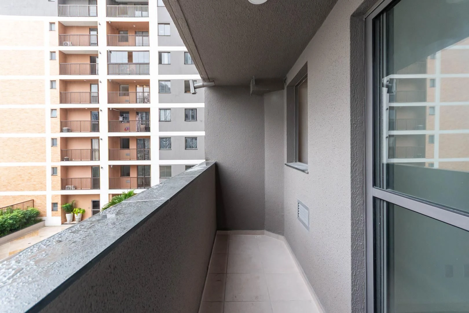 2-bedroom apartment with a suite and a glass balcony