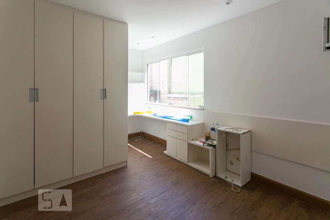 Unfurnished house with 5 en-suite bedrooms and private garden — photo 48