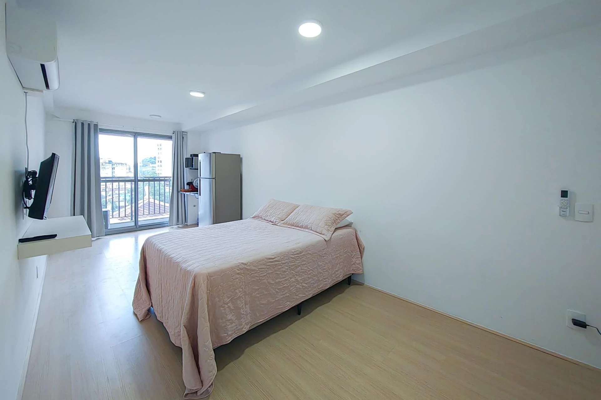 Furnished studio with balcony